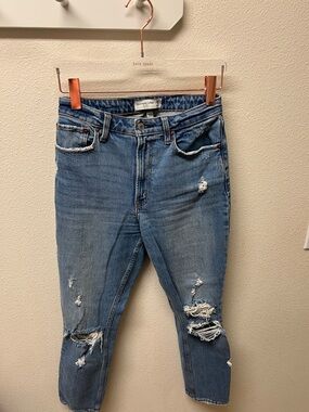 Abercrombie &Fitch The Mom High Rise Curve Love Distressed Blue Denim Jeans